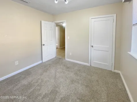7437 Laura Street N Jacksonville FL 32208