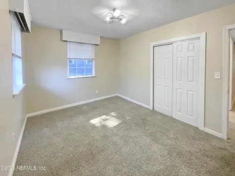 7437 Laura Street N Jacksonville FL 32208