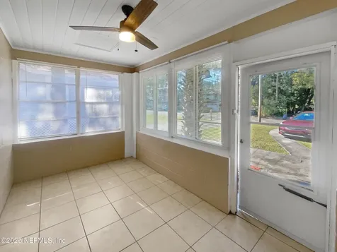 7437 Laura Street N Jacksonville FL 32208