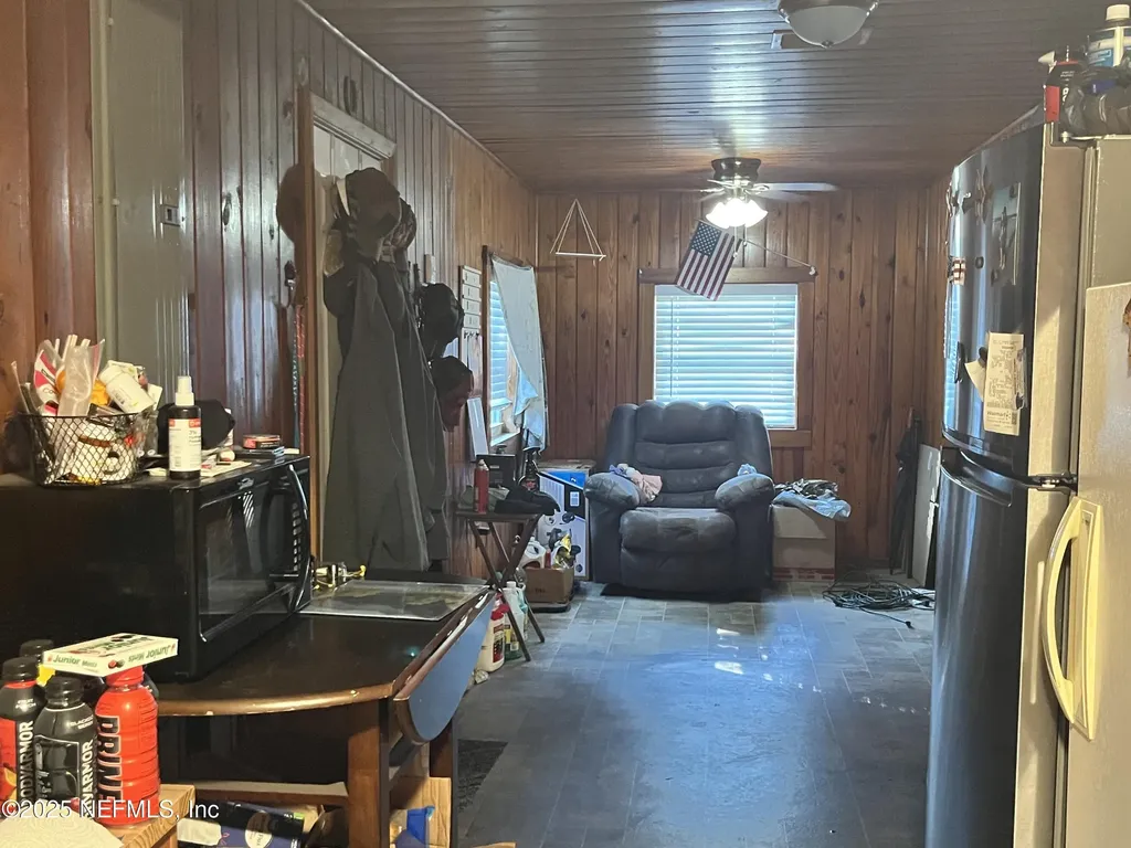 10507 Prospect Avenue Hampton FL 32044