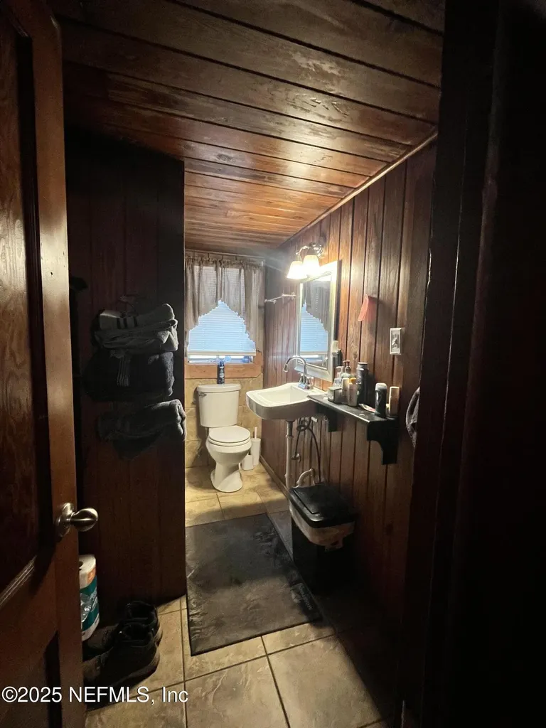 10507 Prospect Avenue Hampton FL 32044