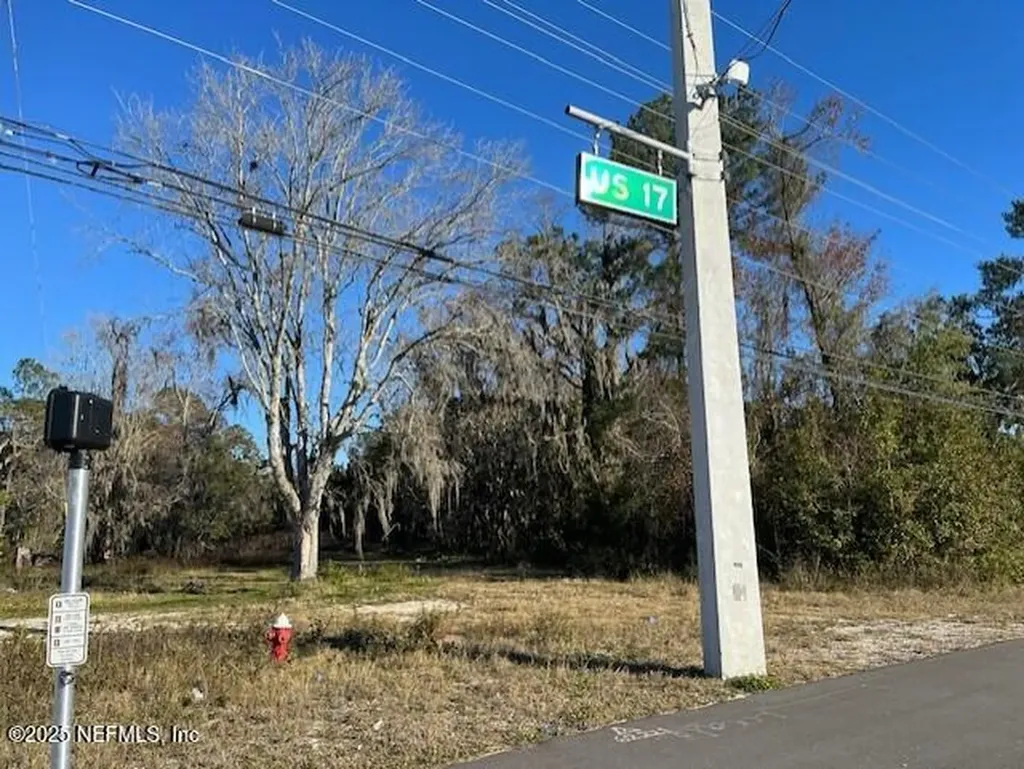 3263 Us Highway 17 Green Cove Springs FL 32043