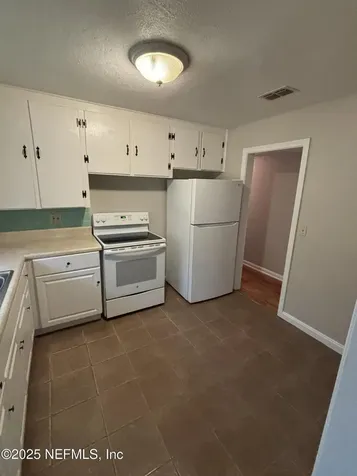 1330 Magnolia Circle E Jacksonville FL 32211