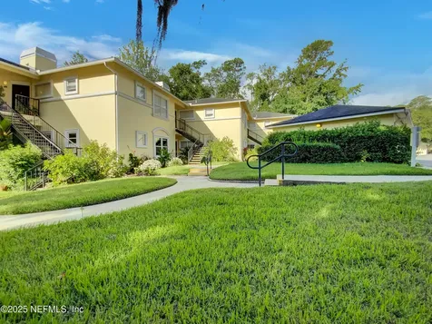 1800 The Greens Way Jacksonville Beach FL 32250