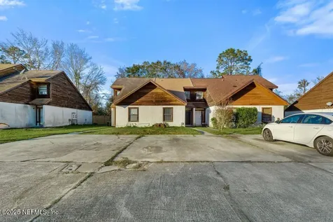 7629 Melissa Court N Jacksonville FL 32210
