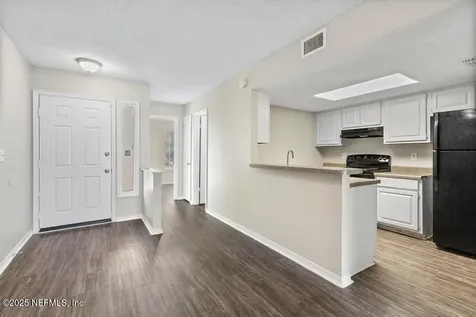 7629 Melissa Court N Jacksonville FL 32210