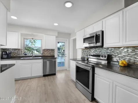 234 River Hills Drive Jacksonville FL 32216