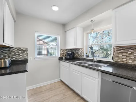 234 River Hills Drive Jacksonville FL 32216