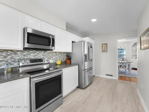 234 River Hills Drive Jacksonville FL 32216