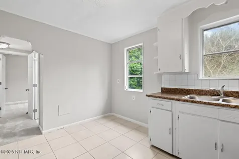 8719 5th Avenue Jacksonville FL 32208