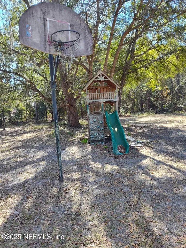 21215 SE 111 Avenue Hawthorne FL 32640