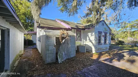 952 Alderside Street Jacksonville FL 32208