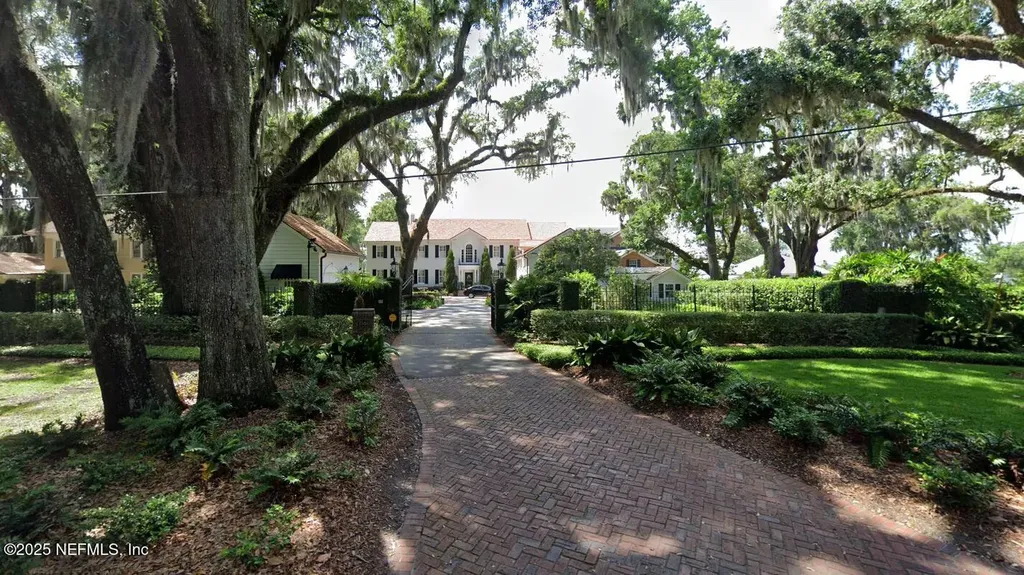 3946 Mcgirts Boulevard Jacksonville FL 32210