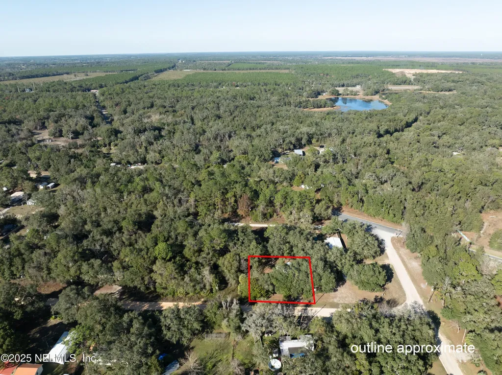 270 Bay Street Hawthorne FL 32640