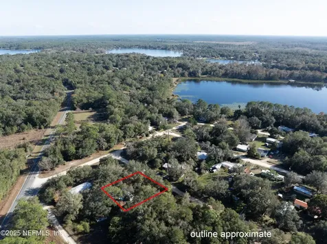 270 Bay Street Hawthorne FL 32640