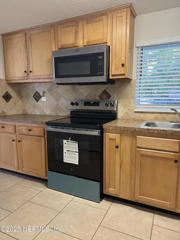 7910 Lake Park Drive Jacksonville FL 32208
