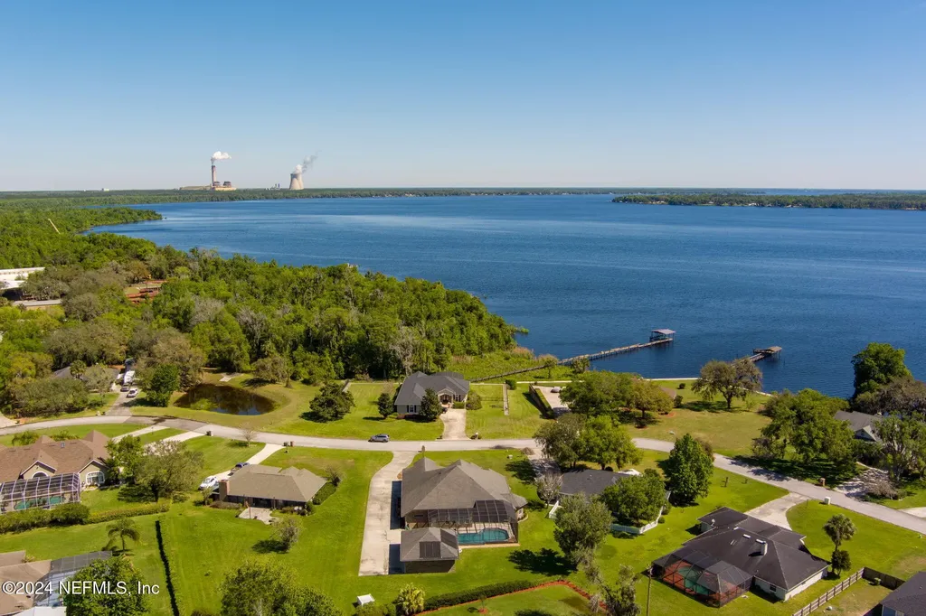 235 Crystal Cove Drive Palatka FL 32177