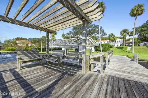 2234 River Road Jacksonville FL 32207