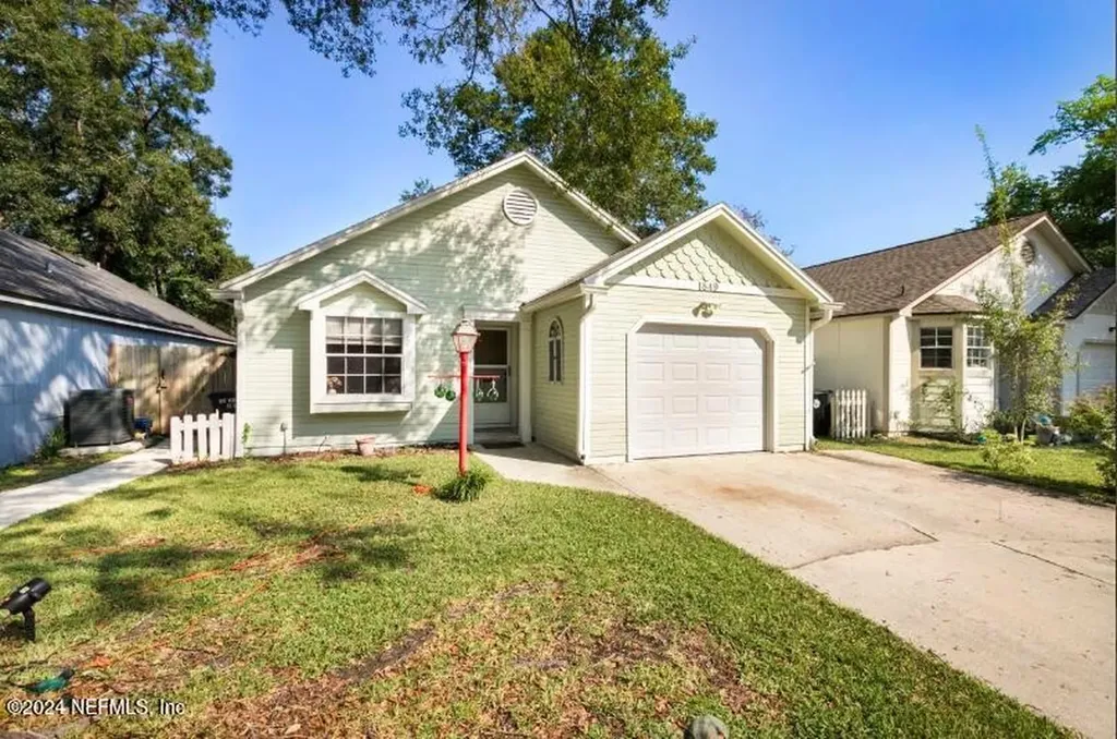 1849 Alberta Court N Middleburg FL 32068