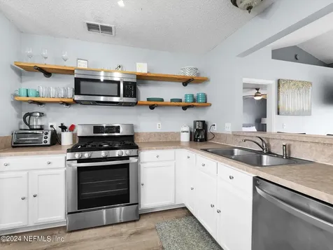 1932 Coldfield Drive W Jacksonville FL 32246