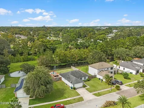 1932 Coldfield Drive W Jacksonville FL 32246