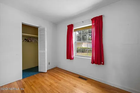 929 Bordeau Avenue W Jacksonville FL 32211