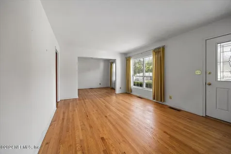 929 Bordeau Avenue W Jacksonville FL 32211