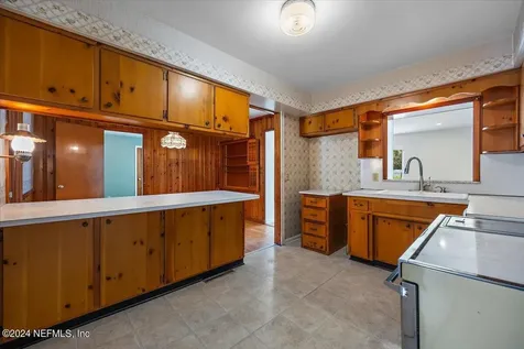 929 Bordeau Avenue W Jacksonville FL 32211