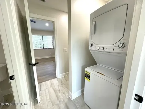 4043 Baymeadows Road Jacksonville FL 32217