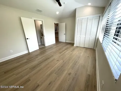 4043 Baymeadows Road Jacksonville FL 32217