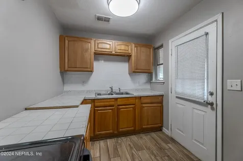 1340 W 11th Street Jacksonville FL 32209
