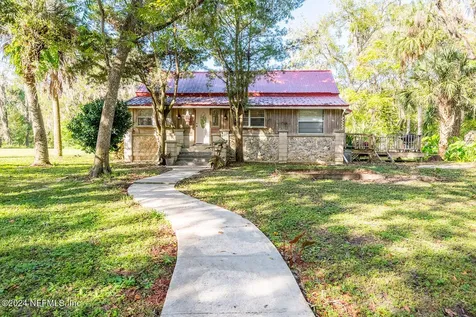 207 Price Road Hawthorne FL 32640
