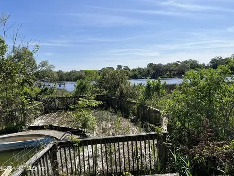 8647 Madison Avenue Jacksonville FL 32208