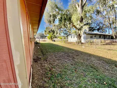 127 Mellon Road Palatka FL 32177