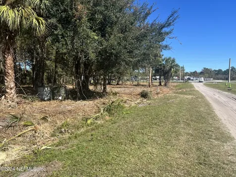 17802 Us-301 Waldo FL 32694