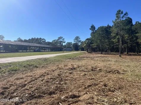 17802 Us-301 Waldo FL 32694