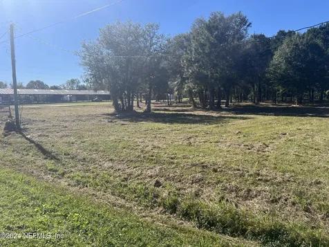 17802 Us-301 Waldo FL 32694