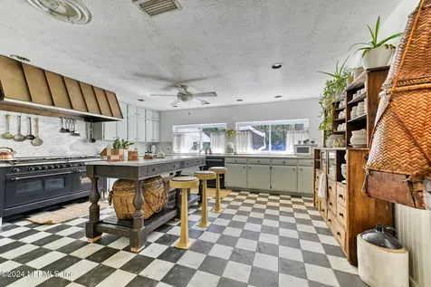 1206 S 5th Street Macclenny FL 32063