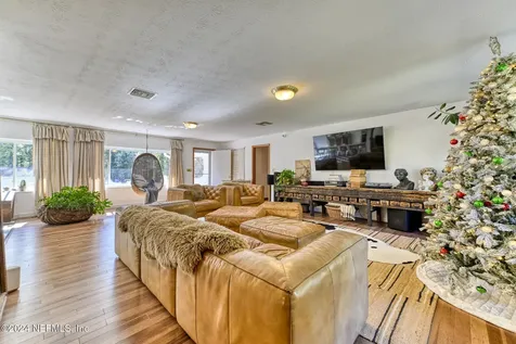 1206 S 5th Street Macclenny FL 32063