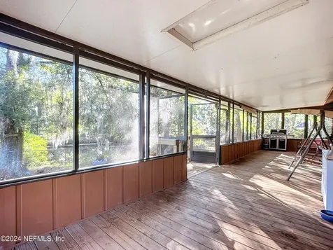 122 Santa Rosa Street Florahome FL 32140