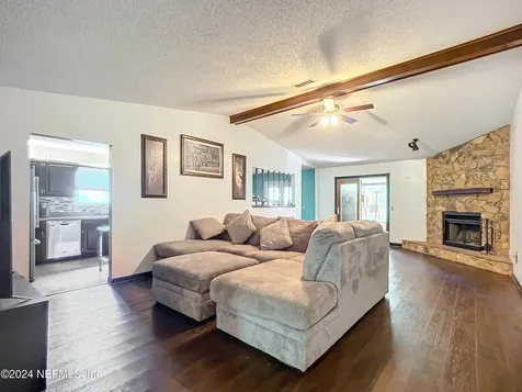122 Santa Rosa Street Florahome FL 32140