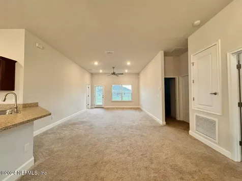 7294 Gateway Court Jacksonville FL 32219