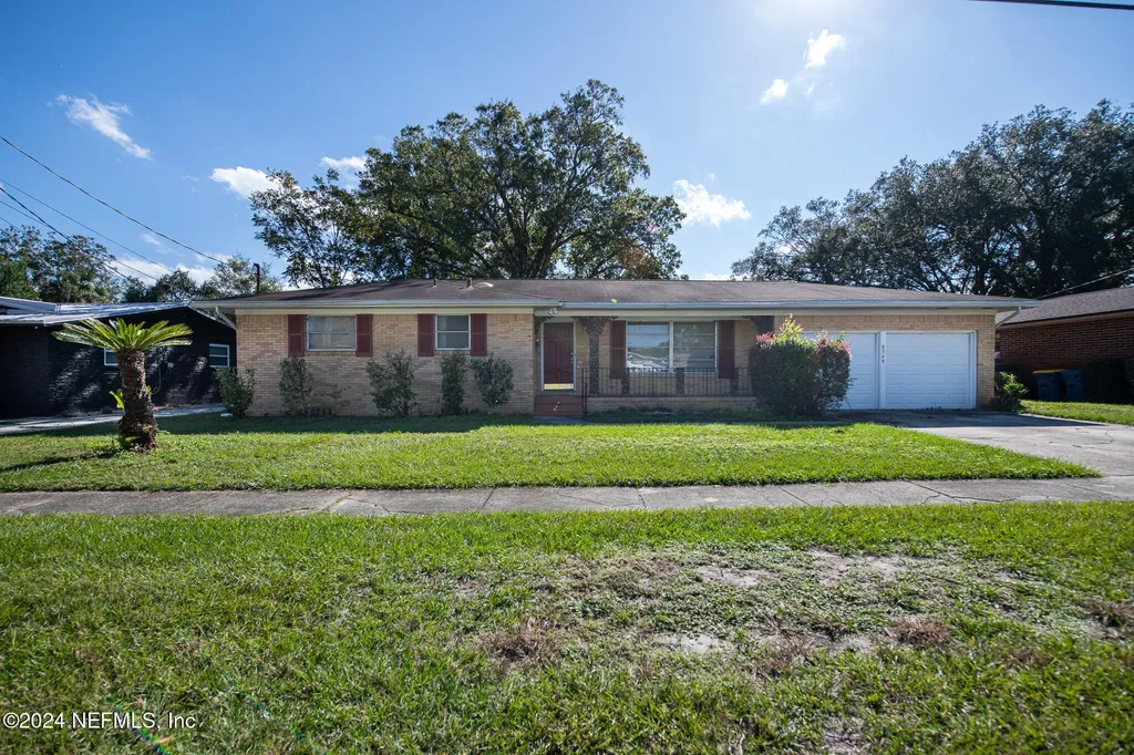 8348 Sanlando Avenue Jacksonville FL 32211