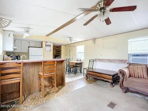 133 Mullis Avenue Interlachen FL 32148