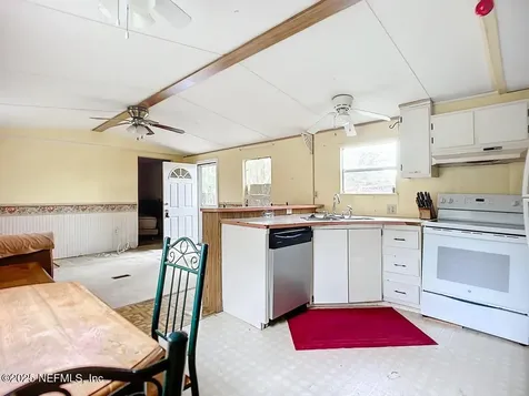 133 Mullis Avenue Interlachen FL 32148