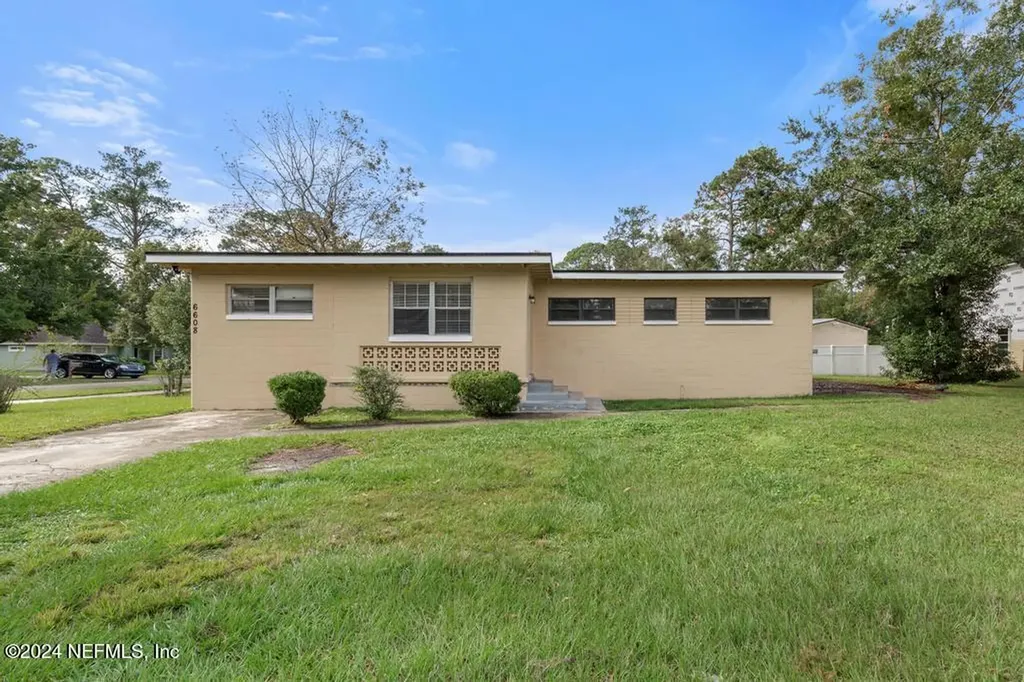 6608 Gillislee Drive W Jacksonville FL 32209