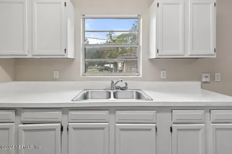 6608 Gillislee Drive W Jacksonville FL 32209