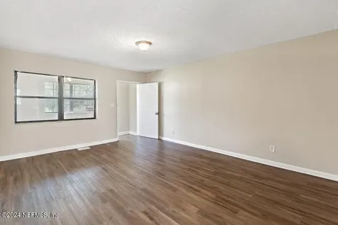 6608 Gillislee Drive W Jacksonville FL 32209