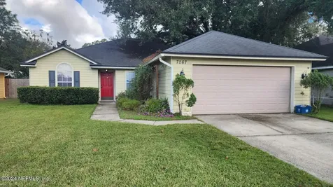 7267 Longhorn Circle N Jacksonville FL 32244