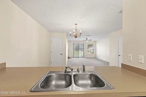 7721 Highchair Lane Jacksonville FL 32210